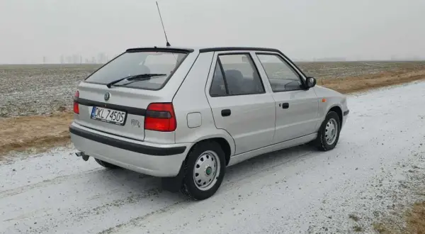 Skoda Felicia pojemność baku: 42L, zasięg, rezerwa. Sprawdź!